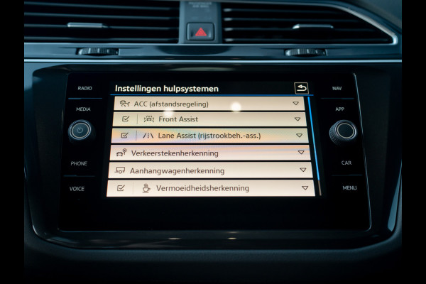 Volkswagen Tiguan 1.5 TSI R-Line Business | Black Style | Trekhaak wegkl. | Camera | IQ Light | Prijs Rijklaar!!
