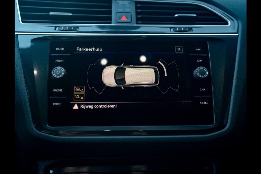 Volkswagen Tiguan 1.5 TSI R-Line Business | Black Style | Trekhaak wegkl. | Camera | IQ Light | Prijs Rijklaar!!