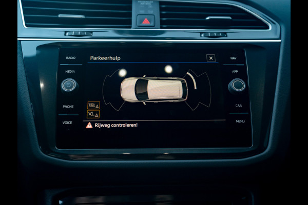 Volkswagen Tiguan 1.5 TSI R-Line Business | Black Style | Trekhaak wegkl. | Camera | IQ Light | Prijs Rijklaar!!