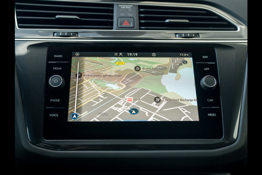 Volkswagen Tiguan 1.5 TSI R-Line Business+ | 360 Camera | Trekhaak wegkl. | 20'' | Allseason banden | Black Style | Prijs Rijklaar!!