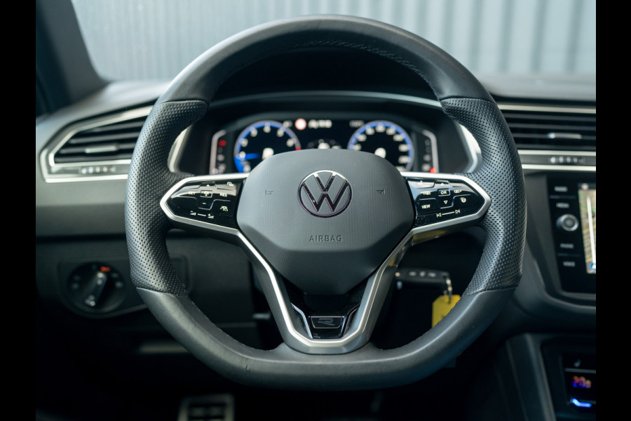 Volkswagen Tiguan 1.5 TSI R-Line Business+ | 360 Camera | Trekhaak wegkl. | 20'' | Allseason banden | Black Style | Prijs Rijklaar!!