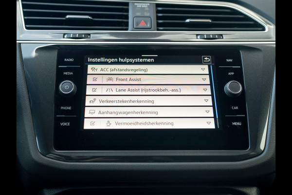 Volkswagen Tiguan 1.5 TSI R-Line Business+ | 360 Camera | Trekhaak wegkl. | 20'' | Allseason banden | Black Style | Prijs Rijklaar!!