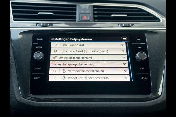 Volkswagen Tiguan 1.5 TSI R-Line Business+ | 360 Camera | Trekhaak wegkl. | 20'' | Allseason banden | Black Style | Prijs Rijklaar!!