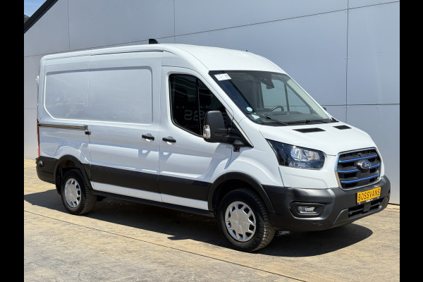 Ford E-Transit 68kWh 184PK L2H2 316km WLTP 94,9% (SOH) Climate Control Cruise Control CarPlay Navigatie Parkeersensoren v+a
