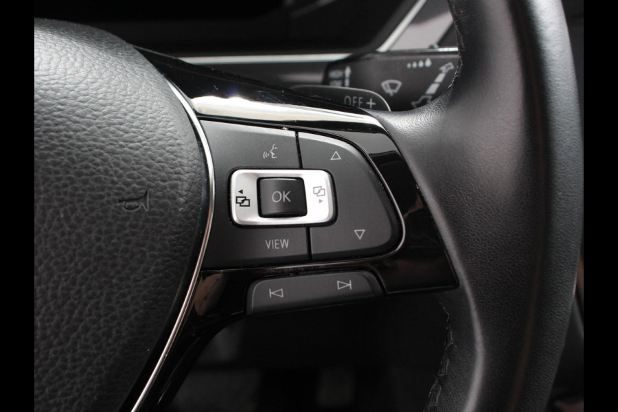 Volkswagen Tiguan Allspace 1.5 TSI Highline All-space 7p. Adaptive cruise control Climate control LED Parkeersensoren Panoramadak Achteruitrijd camera Trekhaak Navigatie Voorstoelen verwarmd Apple Carplay/ Android Auto
