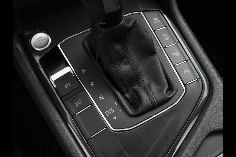 Volkswagen Tiguan Allspace 1.5 TSI Highline All-space 7p. Adaptive cruise control Climate control LED Parkeersensoren Panoramadak Achteruitrijd camera Trekhaak Navigatie Voorstoelen verwarmd Apple Carplay/ Android Auto