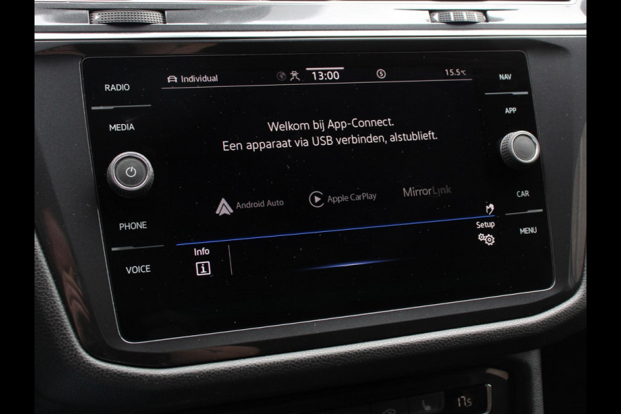 Volkswagen Tiguan Allspace 1.5 TSI Highline All-space 7p. Adaptive cruise control Climate control LED Parkeersensoren Panoramadak Achteruitrijd camera Trekhaak Navigatie Voorstoelen verwarmd Apple Carplay/ Android Auto