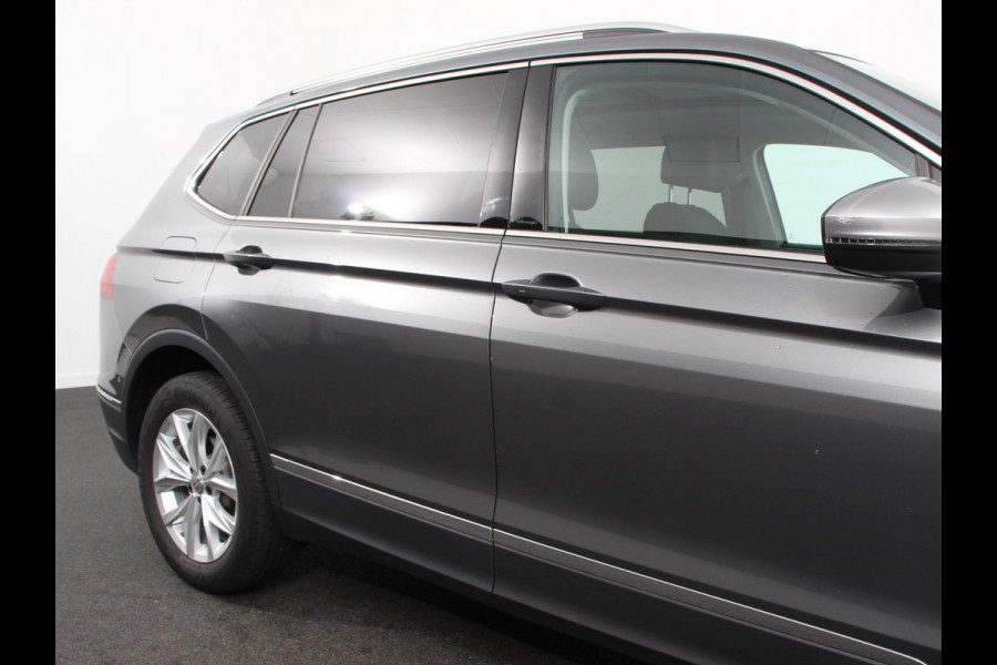 Volkswagen Tiguan Allspace 1.5 TSI Highline All-space 7p. Adaptive cruise control Climate control LED Parkeersensoren Panoramadak Achteruitrijd camera Trekhaak Navigatie Voorstoelen verwarmd Apple Carplay/ Android Auto