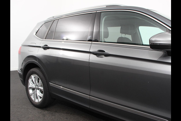 Volkswagen Tiguan Allspace 1.5 TSI Highline All-space 7p. Adaptive cruise control Climate control LED Parkeersensoren Panoramadak Achteruitrijd camera Trekhaak Navigatie Voorstoelen verwarmd Apple Carplay/ Android Auto