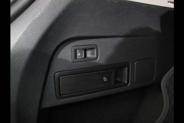 Volkswagen Tiguan Allspace 1.5 TSI Highline All-space 7p. Adaptive cruise control Climate control LED Parkeersensoren Panoramadak Achteruitrijd camera Trekhaak Navigatie Voorstoelen verwarmd Apple Carplay/ Android Auto