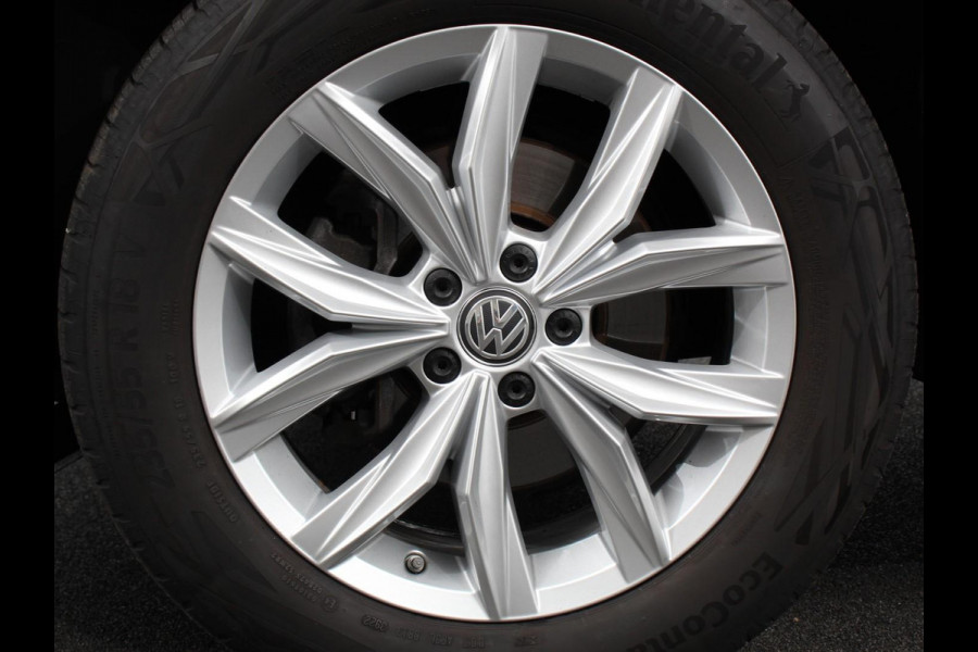 Volkswagen Tiguan Allspace 1.5 TSI Highline All-space 7p. Adaptive cruise control Climate control LED Parkeersensoren Panoramadak Achteruitrijd camera Trekhaak Navigatie Voorstoelen verwarmd Apple Carplay/ Android Auto