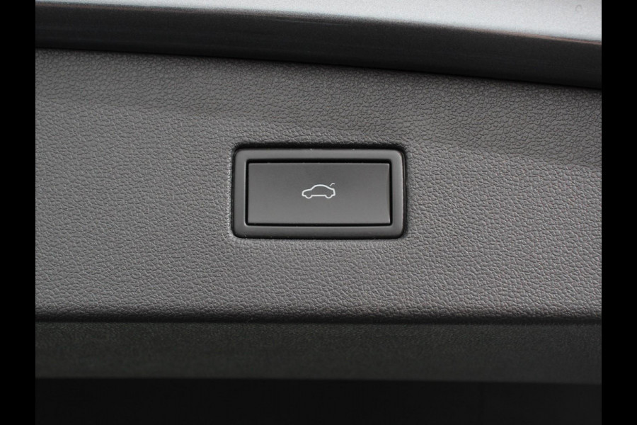 Volkswagen Tiguan Allspace 1.5 TSI Highline All-space 7p. Adaptive cruise control Climate control LED Parkeersensoren Panoramadak Achteruitrijd camera Trekhaak Navigatie Voorstoelen verwarmd Apple Carplay/ Android Auto