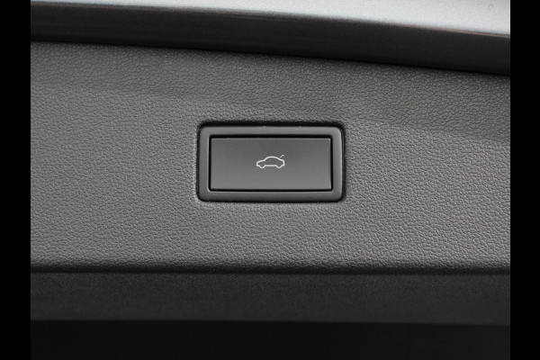 Volkswagen Tiguan Allspace 1.5 TSI Highline All-space 7p. Adaptive cruise control Climate control LED Parkeersensoren Panoramadak Achteruitrijd camera Trekhaak Navigatie Voorstoelen verwarmd Apple Carplay/ Android Auto
