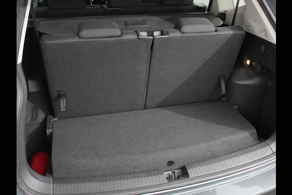 Volkswagen Tiguan Allspace 1.5 TSI Highline All-space 7p. Adaptive cruise control Climate control LED Parkeersensoren Panoramadak Achteruitrijd camera Trekhaak Navigatie Voorstoelen verwarmd Apple Carplay/ Android Auto