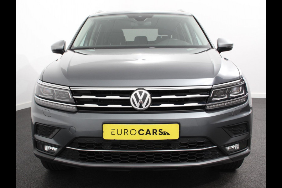 Volkswagen Tiguan Allspace 1.5 TSI Highline All-space 7p. Adaptive cruise control Climate control LED Parkeersensoren Panoramadak Achteruitrijd camera Trekhaak Navigatie Voorstoelen verwarmd Apple Carplay/ Android Auto