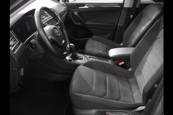 Volkswagen Tiguan Allspace 1.5 TSI Highline All-space 7p. Adaptive cruise control Climate control LED Parkeersensoren Panoramadak Achteruitrijd camera Trekhaak Navigatie Voorstoelen verwarmd Apple Carplay/ Android Auto