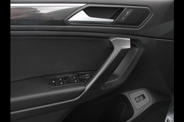 Volkswagen Tiguan Allspace 1.5 TSI Highline All-space 7p. Adaptive cruise control Climate control LED Parkeersensoren Panoramadak Achteruitrijd camera Trekhaak Navigatie Voorstoelen verwarmd Apple Carplay/ Android Auto