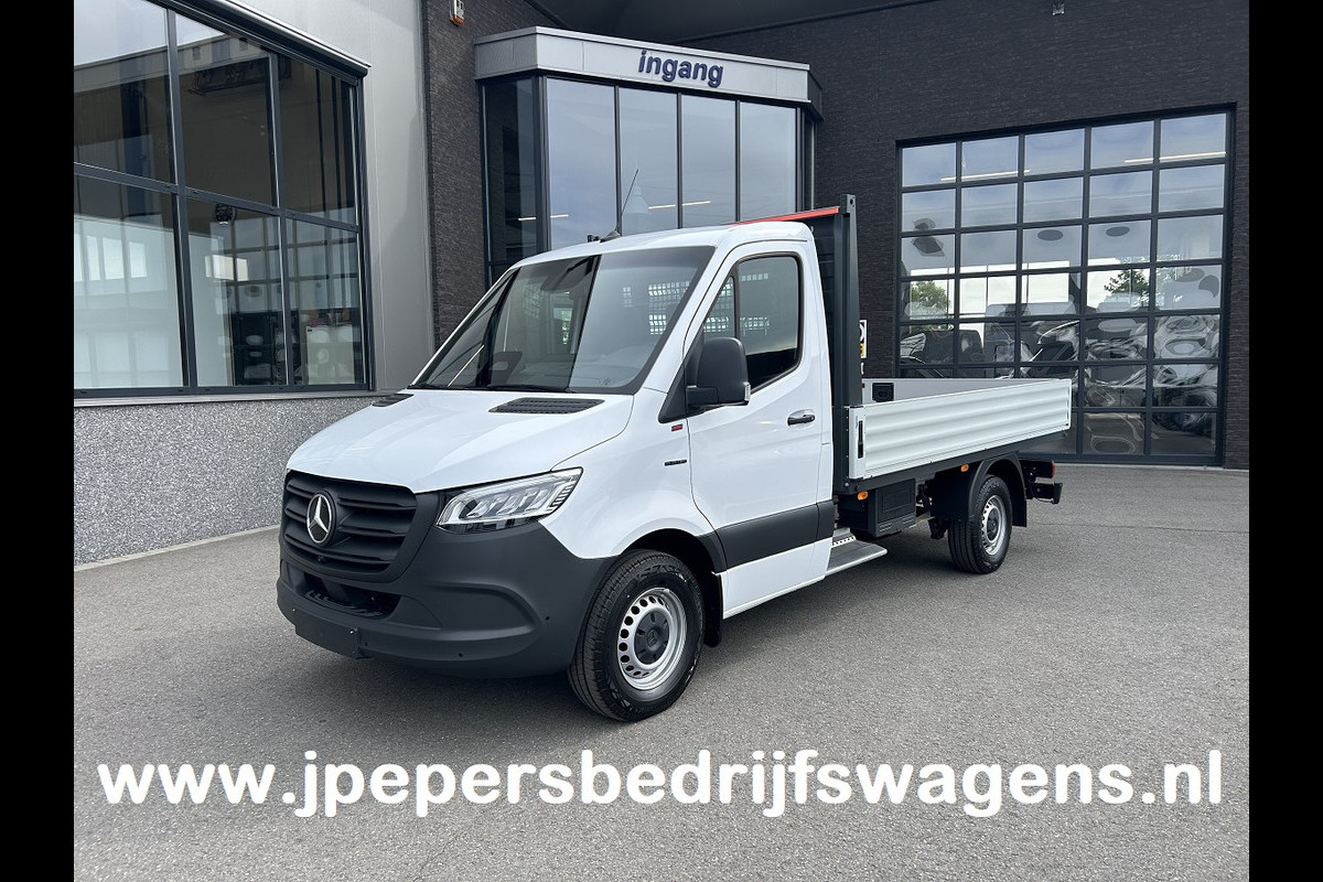 Mercedes-Benz eSprinter 320 L2 Select 81kWh / Snel laden 115kw / Open laadbak / Trekhaak / Distronic / MBUX / Smartphone-intergratie / Camera
