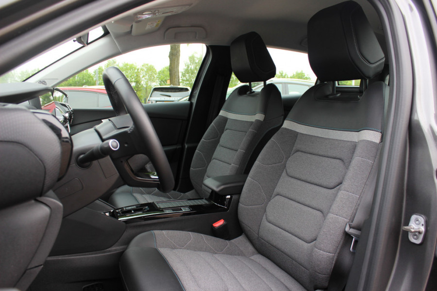 Citroën Ë-C4 Feel Pack 50 kWh / Camera / Head-up / Keyless / CarPlay / 18'' / Dodehoek / DAB / Cruise Control / Full-LED