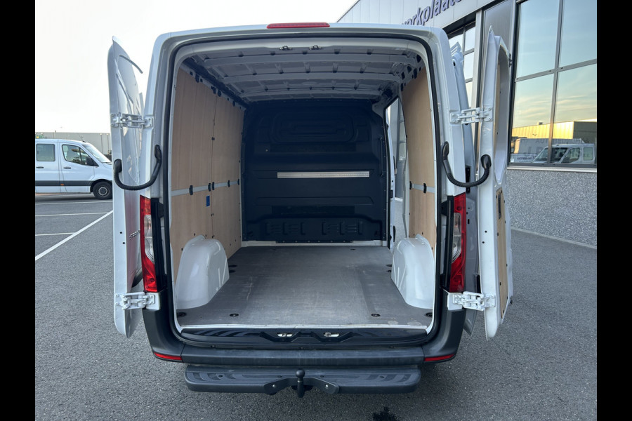 Mercedes-Benz Sprinter 215 CDI L1 H1 / Trekhaak / Cruise control / Airco / 270 Graden achterdeuren