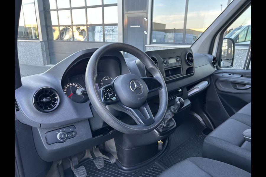 Mercedes-Benz Sprinter 215 CDI L1 H1 / Trekhaak / Cruise control / Airco / 270 Graden achterdeuren
