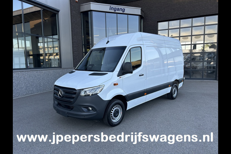 Mercedes-Benz Sprinter 317 CDI L2 H2 Pro LED / MBUX / Navigatie / Camera / Parkeersensoren / Cruise control / Airco / 270 Graden achterdeuren