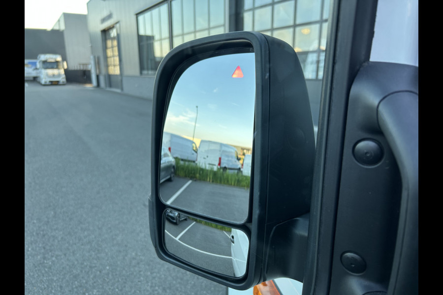 Mercedes-Benz Sprinter 317 CDI L2 H2 Pro LED / MBUX / Navigatie / Camera / Parkeersensoren / Cruise control / Airco / 270 Graden achterdeuren