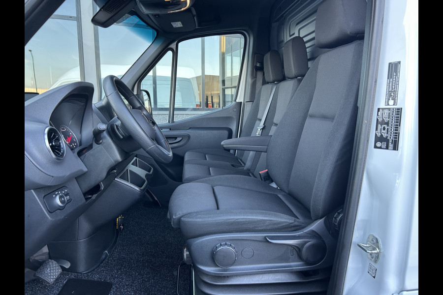 Mercedes-Benz Sprinter 317 CDI L2 H2 Pro LED / MBUX / Navigatie / Camera / Parkeersensoren / Cruise control / Airco / 270 Graden achterdeuren