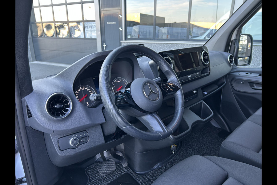 Mercedes-Benz Sprinter 317 CDI L2 H2 Pro LED / MBUX / Navigatie / Camera / Parkeersensoren / Cruise control / Airco / 270 Graden achterdeuren