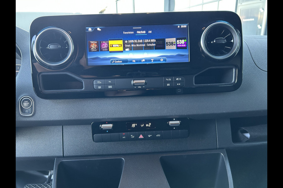 Mercedes-Benz Sprinter 317 CDI L2 H2 Pro LED / MBUX / Navigatie / Camera / Parkeersensoren / Cruise control / Airco / 270 Graden achterdeuren