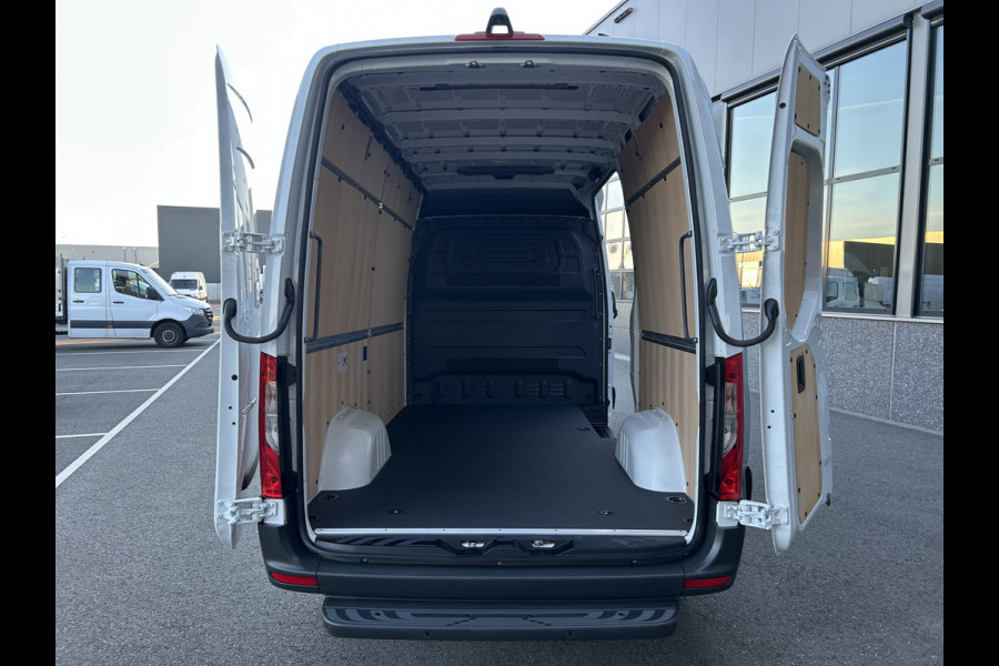 Mercedes-Benz Sprinter 317 CDI L2 H2 Pro LED / MBUX / Navigatie / Camera / Parkeersensoren / Cruise control / Airco / 270 Graden achterdeuren