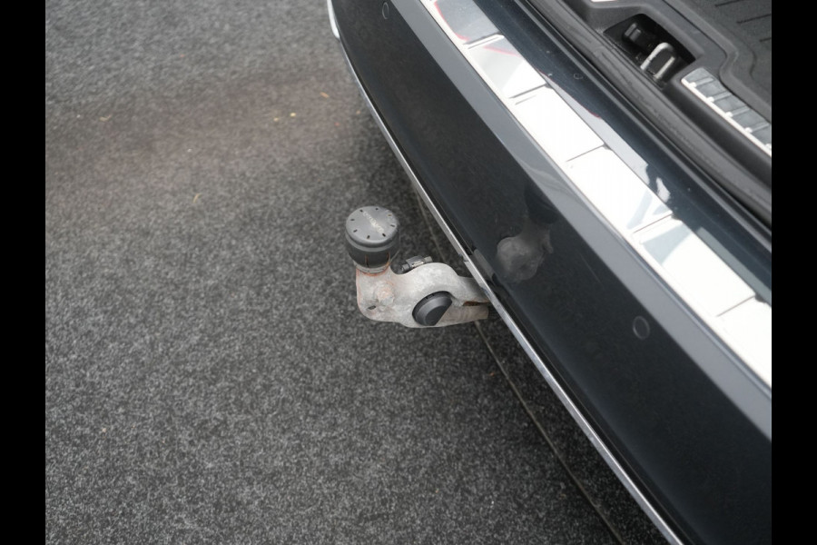 Volvo V90 T8 AWD Inscription PHEV 394pk Dealer O.H. | Trekhaak Af Fabriek | Panodak | Adaptive Cruise | Harman / Kardon | Head Up | Camera | Lederen Sportstoelen Massage & Ventilatie & Memory | Apple Carplay | Stuur Verwarmd | Blis | Plug In Hybrid |