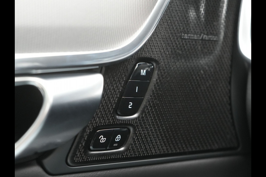 Volvo V90 T8 AWD Inscription PHEV 394pk Dealer O.H. | Trekhaak Af Fabriek | Panodak | Adaptive Cruise | Harman / Kardon | Head Up | Camera | Lederen Sportstoelen Massage & Ventilatie & Memory | Apple Carplay | Stuur Verwarmd | Blis | Plug In Hybrid |