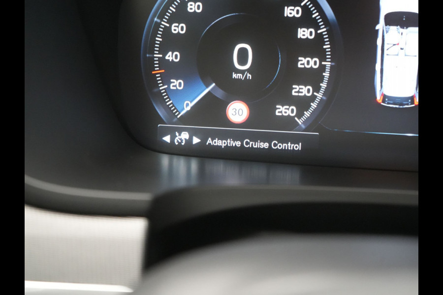 Volvo V90 T8 AWD Inscription PHEV 394pk Dealer O.H. | Trekhaak Af Fabriek | Panodak | Adaptive Cruise | Harman / Kardon | Head Up | Camera | Lederen Sportstoelen Massage & Ventilatie & Memory | Apple Carplay | Stuur Verwarmd | Blis | Plug In Hybrid |