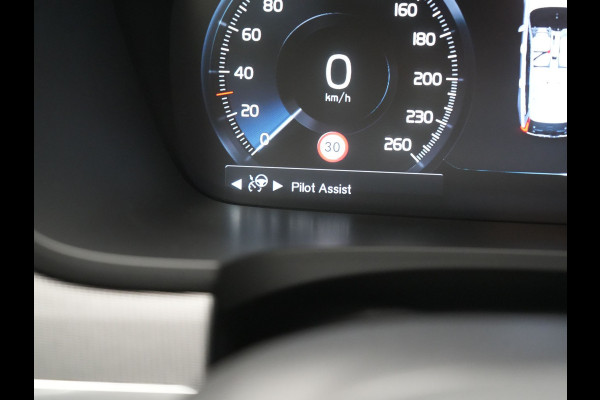 Volvo V90 T8 AWD Inscription PHEV 394pk Dealer O.H. | Trekhaak Af Fabriek | Panodak | Adaptive Cruise | Harman / Kardon | Head Up | Camera | Lederen Sportstoelen Massage & Ventilatie & Memory | Apple Carplay | Stuur Verwarmd | Blis | Plug In Hybrid |
