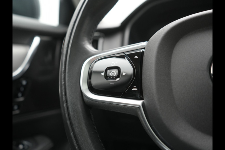 Volvo V90 T8 AWD Inscription PHEV 394pk Dealer O.H. | Trekhaak Af Fabriek | Panodak | Adaptive Cruise | Harman / Kardon | Head Up | Camera | Lederen Sportstoelen Massage & Ventilatie & Memory | Apple Carplay | Stuur Verwarmd | Blis | Plug In Hybrid |