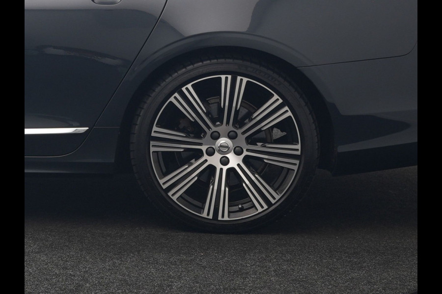 Volvo V90 T8 AWD Inscription PHEV 394pk Dealer O.H. | Trekhaak Af Fabriek | Panodak | Adaptive Cruise | Harman / Kardon | Head Up | Camera | Lederen Sportstoelen Massage & Ventilatie & Memory | Apple Carplay | Stuur Verwarmd | Blis | Plug In Hybrid |