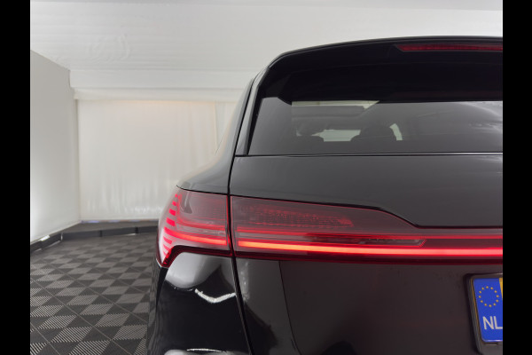 Audi e-tron 55 Quattro Advanced 95 kWh [ 3-Fase-11kW ] {SoH-91%} (INCL-BTW) *PANO | LEATHER | BANG&OLUFSEN | VIRTUAL-MIRRORS | HEAD-UP |  ADAPTIVE-CRUISE | FULL-LED | DIGI-COCKPIT | KEYLESS | MEMORY-PACK | TOPVIEW | HEATED-SPORTSEATS |  22''ALU*