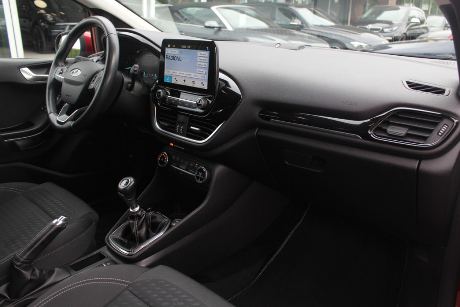 Ford Fiesta 1.0 EcoBoost Titanium / Trekhaak / Camera / Navigatie / 16'' / B&O / DAB / Stoel+Stuurverwarming / Cruise Control Adaptief