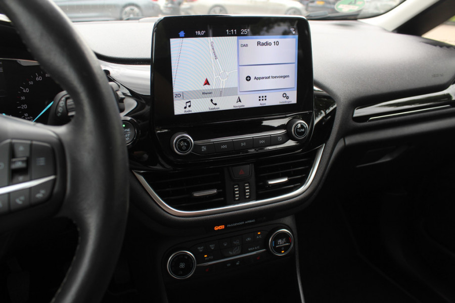 Ford Fiesta 1.0 EcoBoost Titanium / Trekhaak / Camera / Navigatie / 16'' / B&O / DAB / Stoel+Stuurverwarming / Cruise Control Adaptief