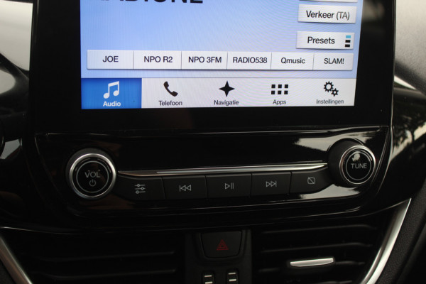 Ford Fiesta 1.0 EcoBoost Titanium / Trekhaak / Camera / Navigatie / 16'' / B&O / DAB / Stoel+Stuurverwarming / Cruise Control Adaptief