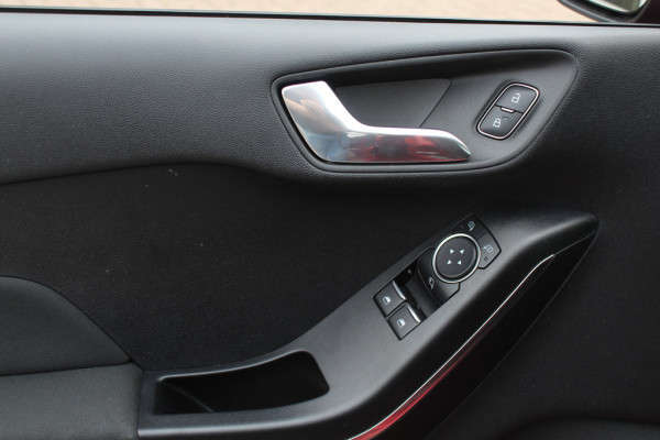 Ford Fiesta 1.0 EcoBoost Titanium / Trekhaak / Camera / Navigatie / 16'' / B&O / DAB / Stoel+Stuurverwarming / Cruise Control Adaptief