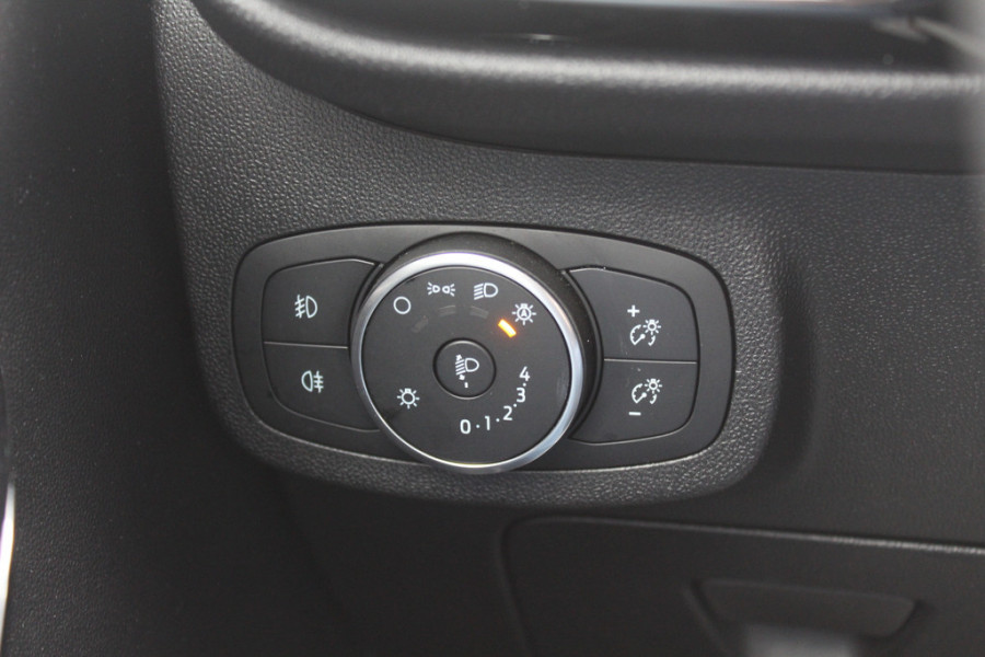 Ford Fiesta 1.0 EcoBoost Titanium / Trekhaak / Camera / Navigatie / 16'' / B&O / DAB / Stoel+Stuurverwarming / Cruise Control Adaptief