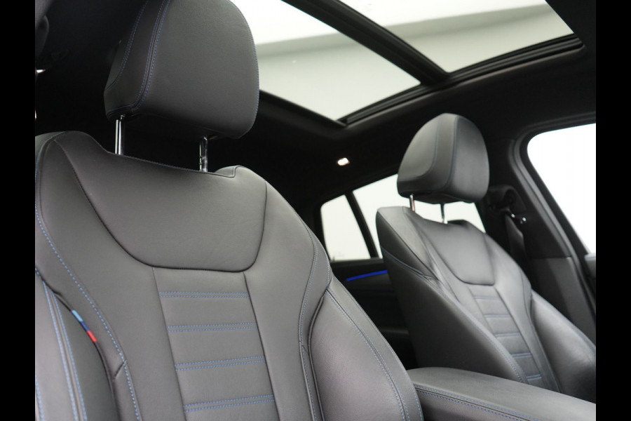 BMW X4 M40i M Sport 354pk | Trekhaak Af Fabriek | Panodak | Head Up | Adaptive Cruise | 360 Camera | Adaptief Onderstel | Lederen Sportstoelen Memory & Verwarmd | 21"L.M | Keyless | Blis | Sfeerverlichting | Apple Carplay |