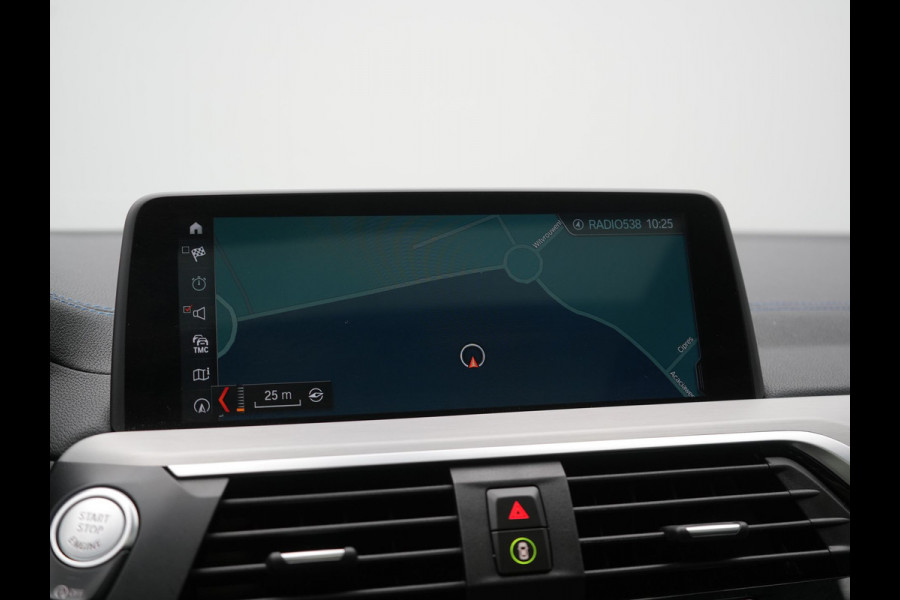BMW X4 M40i M Sport 354pk | Trekhaak Af Fabriek | Panodak | Head Up | Adaptive Cruise | 360 Camera | Adaptief Onderstel | Lederen Sportstoelen Memory & Verwarmd | 21"L.M | Keyless | Blis | Sfeerverlichting | Apple Carplay |