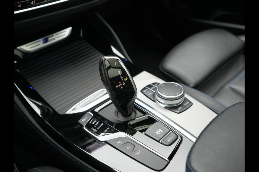 BMW X4 M40i M Sport 354pk | Trekhaak Af Fabriek | Panodak | Head Up | Adaptive Cruise | 360 Camera | Adaptief Onderstel | Lederen Sportstoelen Memory & Verwarmd | 21"L.M | Keyless | Blis | Sfeerverlichting | Apple Carplay |