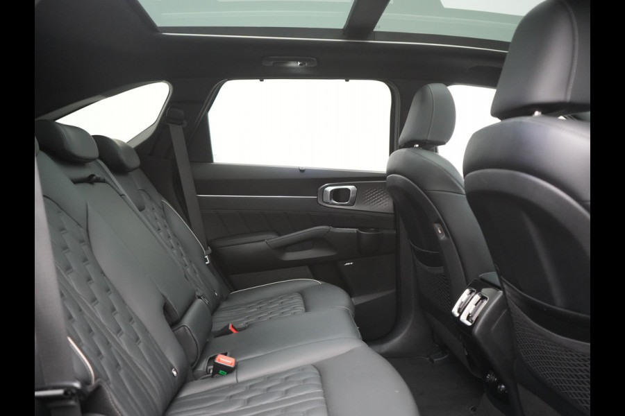 Kia Sorento 1.6 T-GDI 4WD ExecutiveLine PHEV 265pk Dealer O.H. | Trekhaak Afn. | Panodak | Adaptive Cruise | Head Up | 360 Camera | Bose Audio | Luxe Lederen Comfortstoelen Memory & Ventilatie | Stoelen & Stuur Verwarmd | Blis | Keyless | Plug In Hybrid