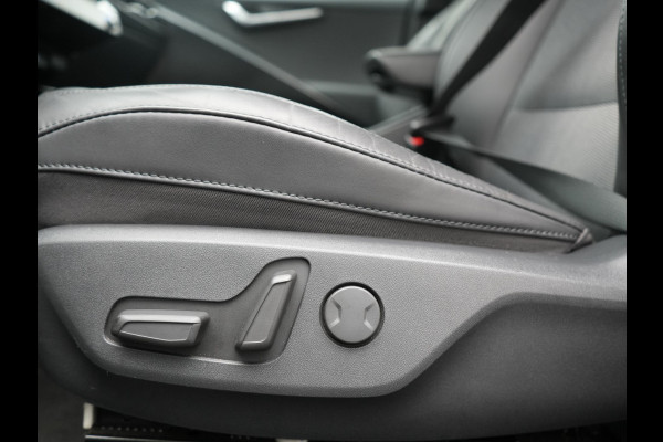 Kia Niro 1.6 GDi DynamicLine PHEV 182pk Dealer O.H. | Trekhaak Afn. | Adaptive Cruise | Camera | Sportstoelen & Stuur Verwarmd | Sfeerverlichting | Keyless | Apple Carplay | Navigatie | DAB | Plug In Hybrid |