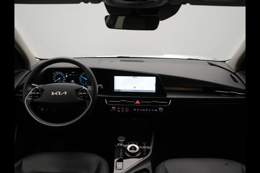 Kia Niro 1.6 GDi DynamicLine PHEV 182pk Dealer O.H. | Trekhaak Afn. | Adaptive Cruise | Camera | Sportstoelen & Stuur Verwarmd | Sfeerverlichting | Keyless | Apple Carplay | Navigatie | DAB | Plug In Hybrid |