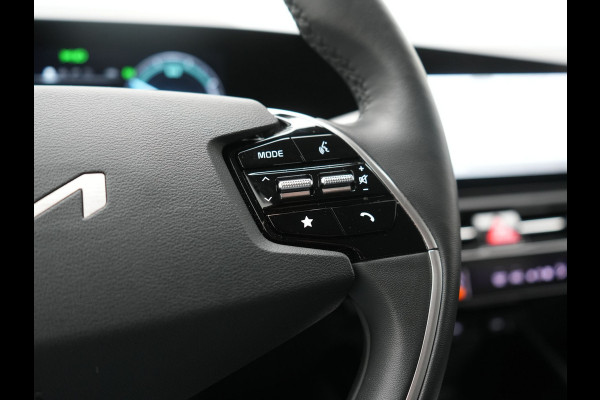 Kia Niro 1.6 GDi DynamicLine PHEV 182pk Dealer O.H. | Trekhaak Afn. | Adaptive Cruise | Camera | Sportstoelen & Stuur Verwarmd | Sfeerverlichting | Keyless | Apple Carplay | Navigatie | DAB | Plug In Hybrid |